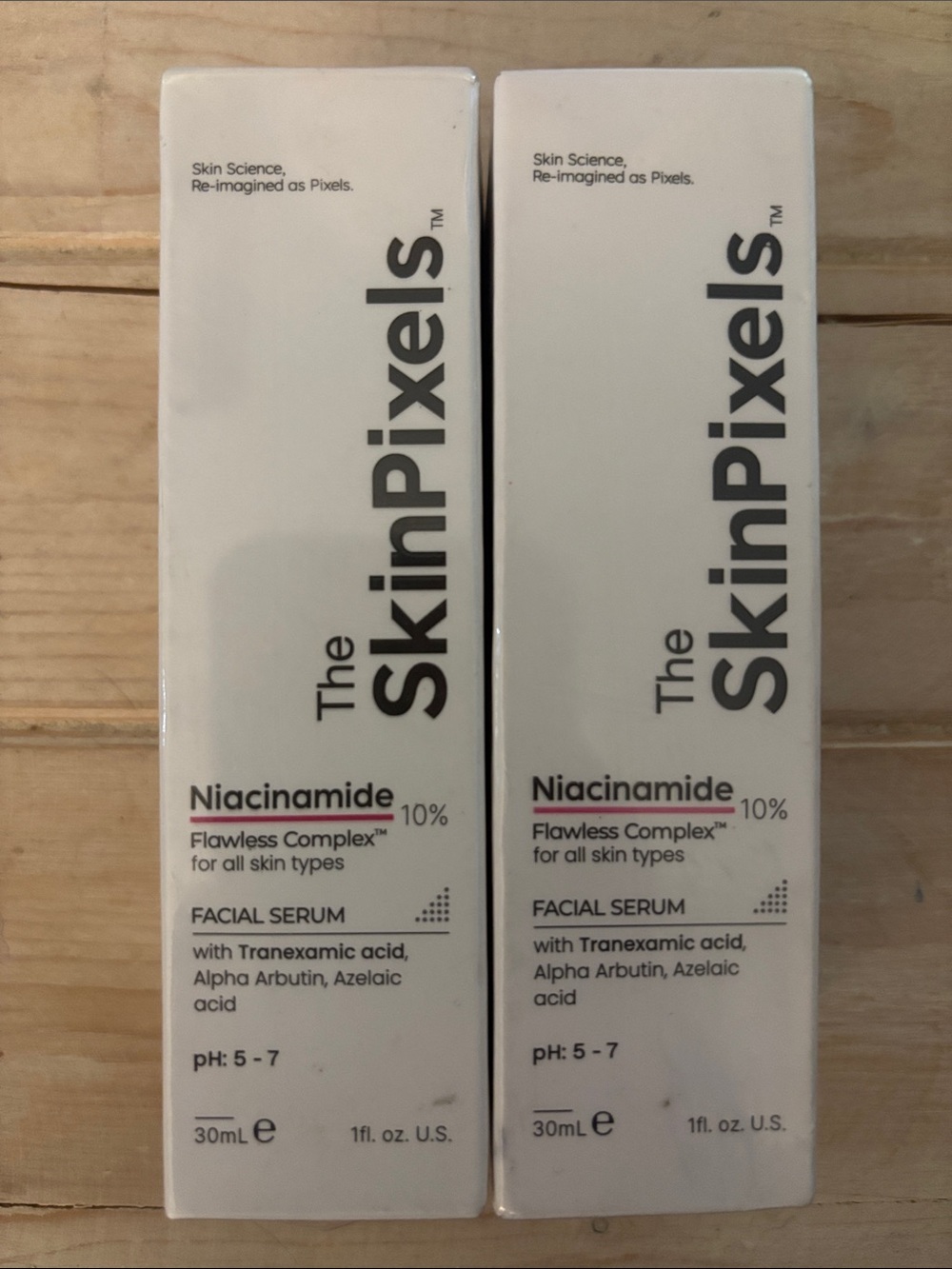 The SkinPixels 10% Niacinamide Brightening & Glow Face Serum 652